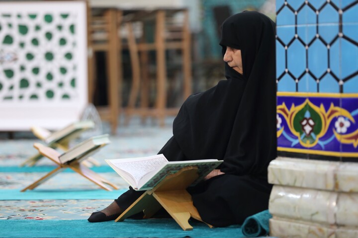 تصاویر/ آیین ترتیل خوانی قرآن کریم در امامزاده سید جعفر(ع) محمد استان یزد
