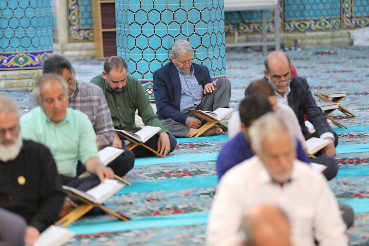 تصاویر/ آیین ترتیل خوانی قرآن کریم در امامزاده سید جعفر(ع) محمد استان یزد