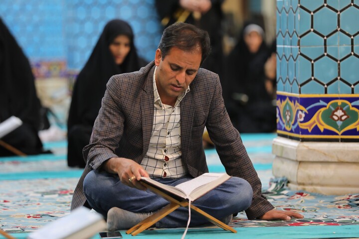 تصاویر/ آیین ترتیل خوانی قرآن کریم در امامزاده سید جعفر(ع) محمد استان یزد