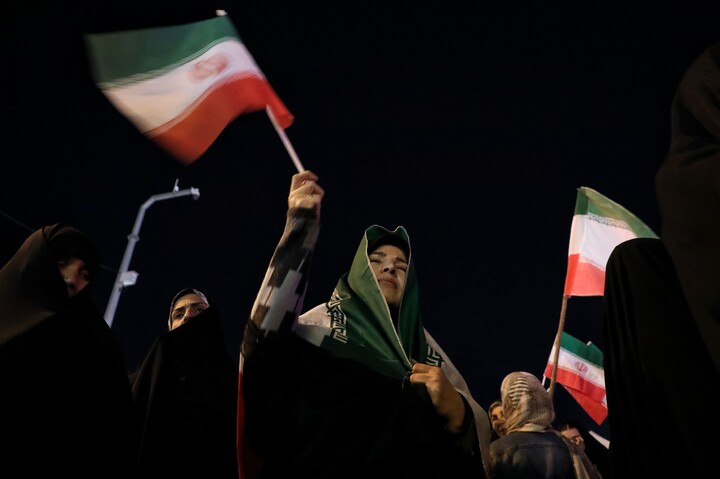 تصاویر/ اجتماع لبیک یا خامنه‌ای در میدان توحید قم