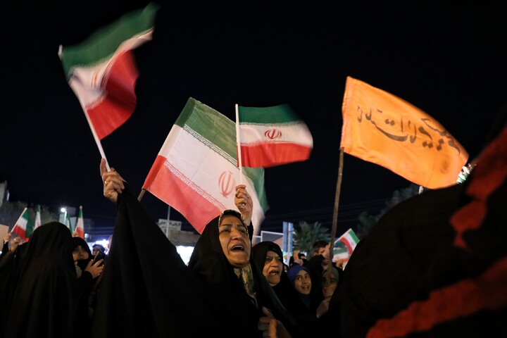 تصاویر/ اجتماع لبیک یا خامنه‌ای در میدان توحید قم