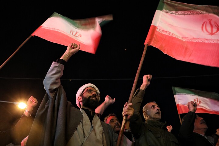 تصاویر/ اجتماع لبیک یا خامنه‌ای در میدان توحید قم