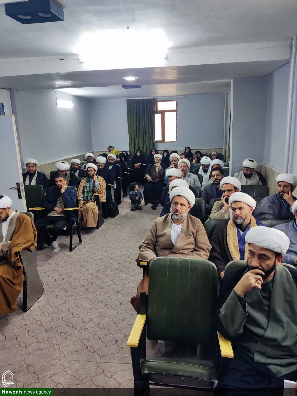 همایش و کارگاه آموزشی مبلغین خواهر و برادر شهرستان رزن