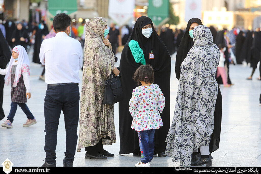 اجرای طرح «آیه های نور» در آستان مقدس حضرت معصومه(س)