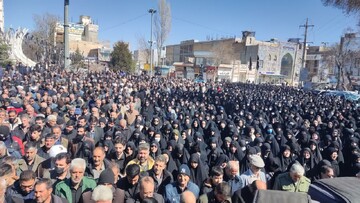 تصاویر/ مراسم عزاداری شهادت رهبر فرزانه انقلاب و تشییع پیکر شهدای قروه