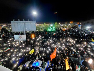 قیام قمی‌های خشمگین در شب خونخواهی امام شهید + فیلم و عکس