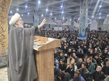 فیلم | بخشی از سخنرانی امام جمعه موقت کاشان در تجمع سوگواران رهبر شهید