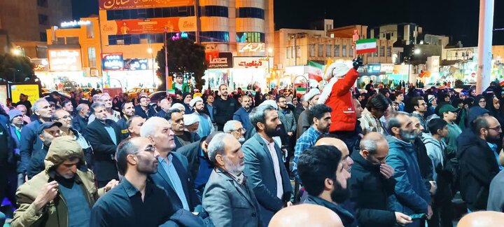 تصاویر/تجمع بزرگ خودجوش و  مردمی شهرستان ساوه در محکومیت تجاوز آشکار استکبار