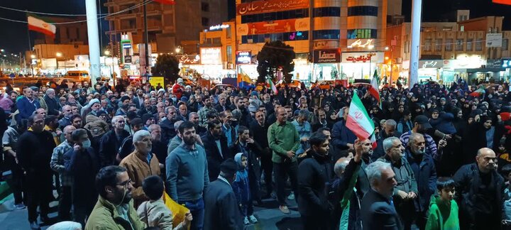 تصاویر/تجمع بزرگ خودجوش و  مردمی شهرستان ساوه در محکومیت تجاوز آشکار استکبار