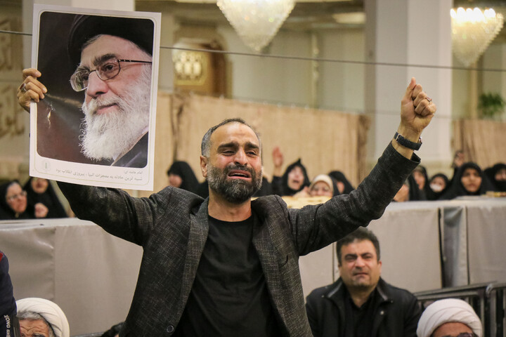 تصاویر | حال و هوای حرم حضرت معصومه سلام الله علیها پس از اعلام شهادت رهبر معظم انقلاب