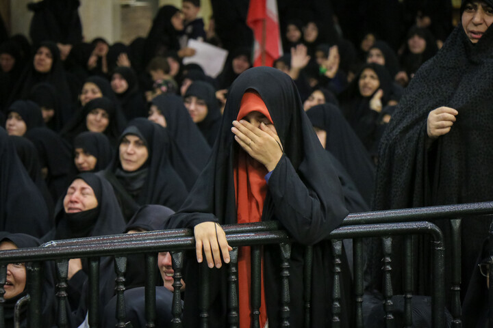 تصاویر | تجمع سوگوارن رهبر شهید انقلاب در حرم حضرت معصومه سلام الله علیها