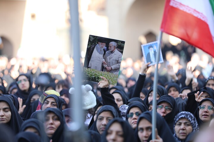 تصاویر | تجمع سوگوارن رهبر شهید انقلاب در استان یزد