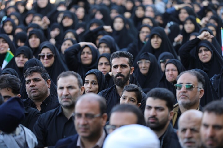 تصاویر | تجمع سوگوارن رهبر شهید انقلاب در استان یزد