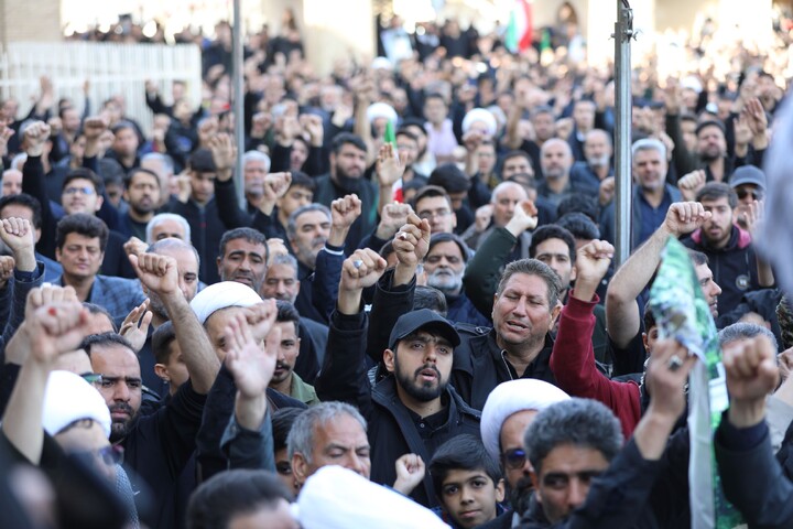 تصاویر | تجمع سوگوارن رهبر شهید انقلاب در استان یزد