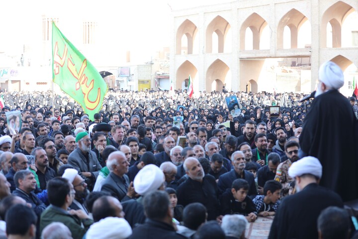 تصاویر | تجمع سوگوارن رهبر شهید انقلاب در استان یزد