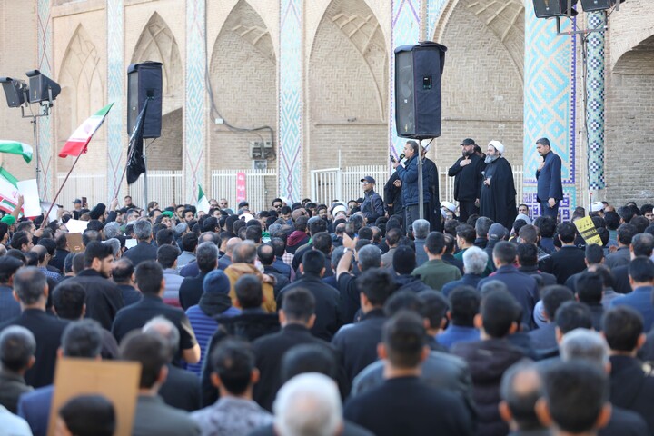 تصاویر | تجمع سوگوارن رهبر شهید انقلاب در استان یزد