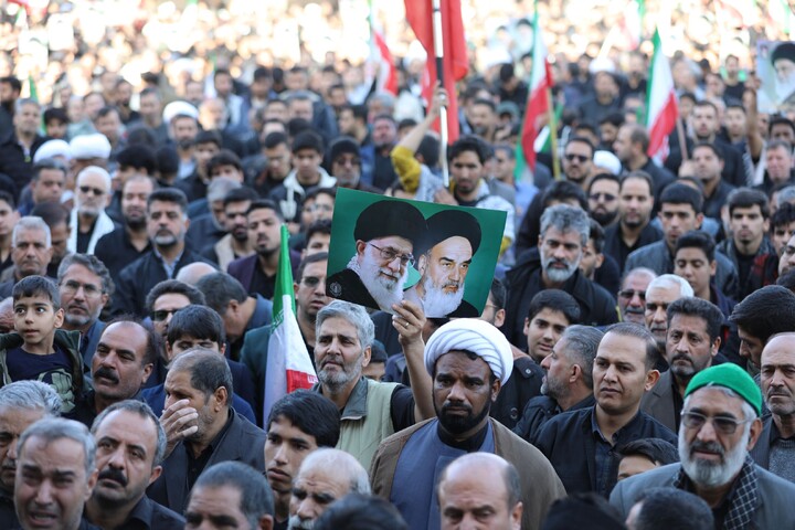 تصاویر | تجمع سوگوارن رهبر شهید انقلاب در استان یزد