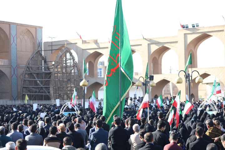 تصاویر | تجمع سوگوارن رهبر شهید انقلاب در استان یزد