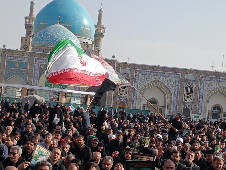 تصاویر/ اجتماع و سوگواری زائران ومجاوران در حرم رضوی
