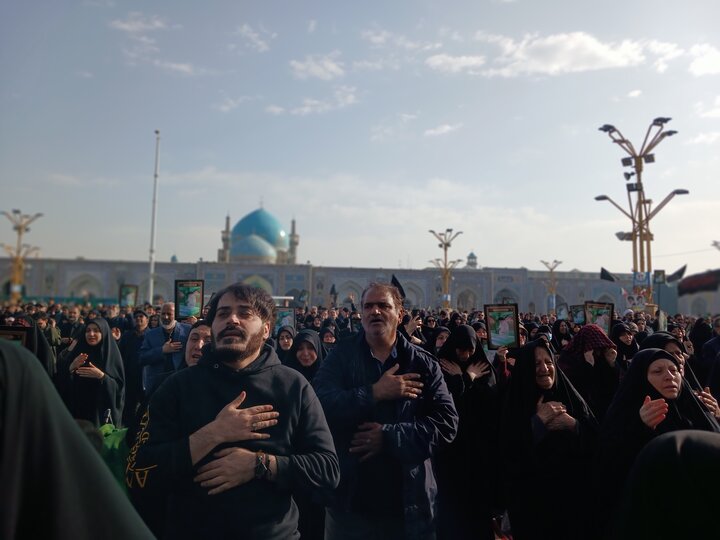 تصاویر/ اجتماع و سوگواری زائران ومجاوران در حرم رضوی