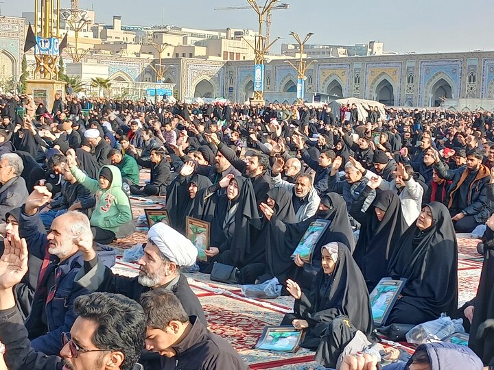 تصاویر/ اجتماع و سوگواری زائران ومجاوران در حرم رضوی