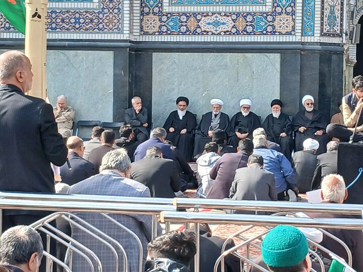 تصاویر/ اجتماع و سوگواری زائران ومجاوران در حرم رضوی