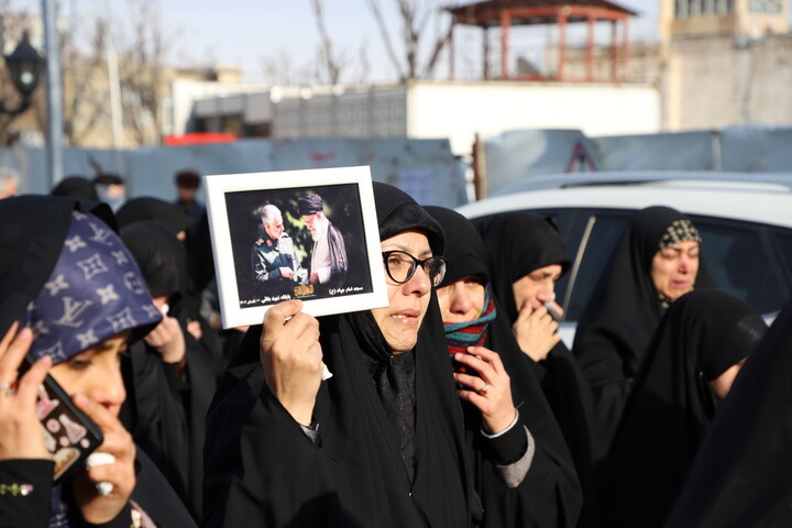 تصاویر / سوگواری مردم تبریز در پی شهادت رهبر انقلاب