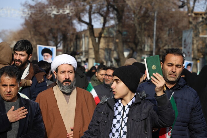 تصاویر / سوگواری مردم تبریز در پی شهادت رهبر انقلاب