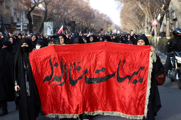 تصاویر / سوگواری مردم تبریز در پی شهادت رهبر انقلاب