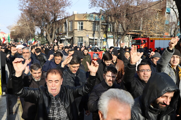 تصاویر / سوگواری مردم تبریز در پی شهادت رهبر انقلاب