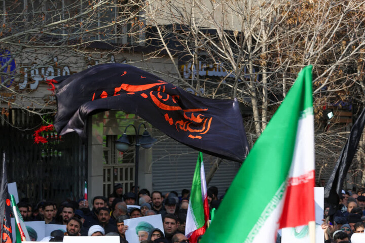 تصاویر / سوگواری مردم تبریز در پی شهادت رهبر انقلاب