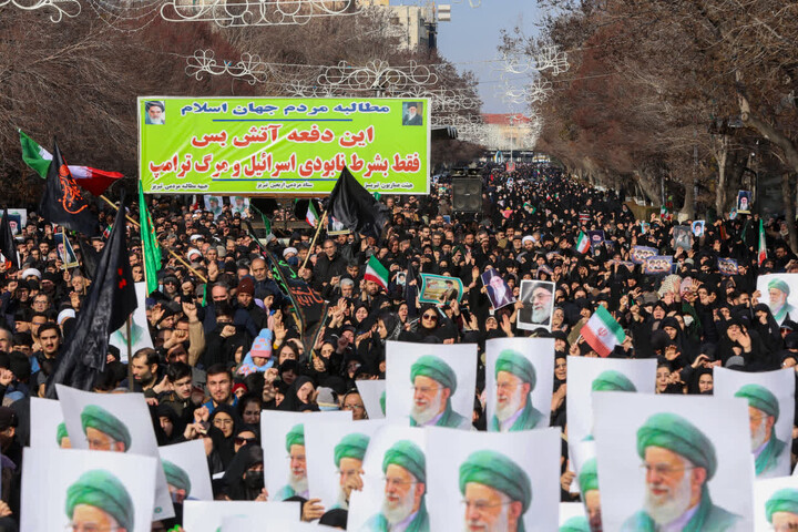 تصاویر / سوگواری مردم تبریز در پی شهادت رهبر انقلاب