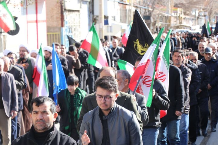 تصاویر / عزاداری خیابانی مردم شهرستان ماکو در پی شهادت قائد امت، حضرت آیت الله العظمی امام خامنه ای ( قدس سره)