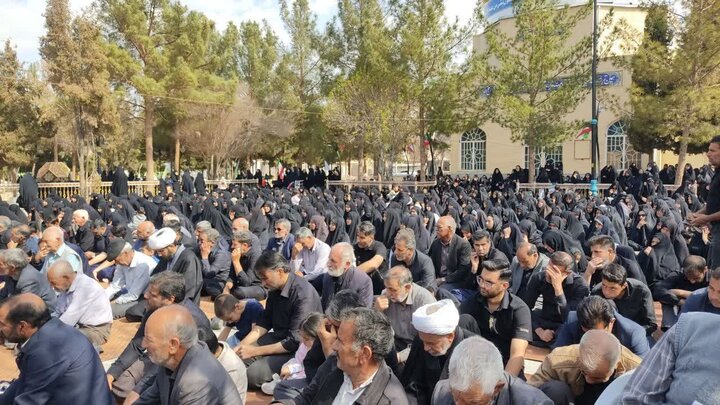 تصاویر/ تجمع مردم کشکوئیه در عزای قائد امت