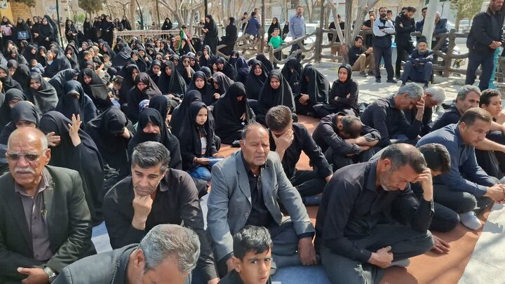 تصاویر/ تجمع مردم کشکوئیه در عزای قائد امت