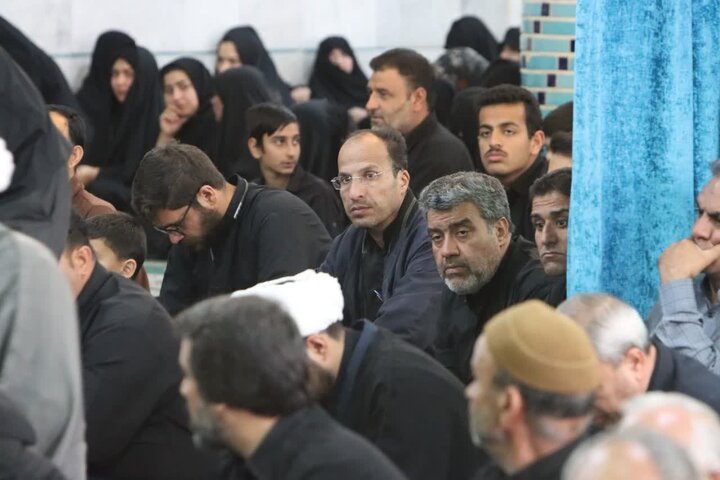 تصاویر/ تجمع مردم انار در عزای قائد امت