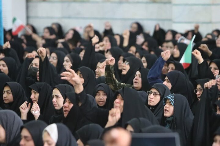 تصاویر/ تجمع مردم انار در عزای قائد امت