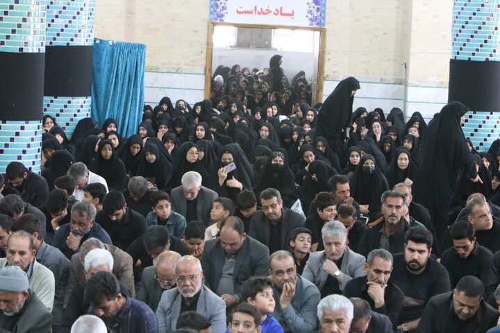 تصاویر/ تجمع مردم انار در عزای قائد امت