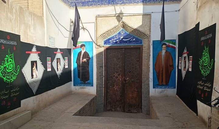 تصاویر/ سیاه پوش شدن مدارس علمیه استان یزد