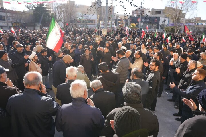 اجتماع دشمن شکن مردم شهرستان فردیس در عزای شهادت رهبر معظم انقلاب