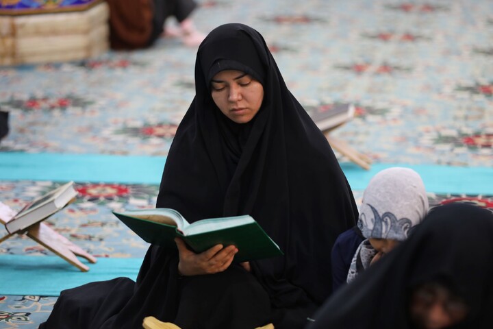 تصاویر/ آیین ترتیل خوانی قرآن کریم در امامزاده سید جعفر(ع) محمد استان یزد