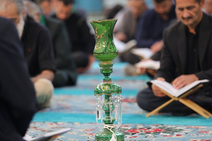تصاویر/ آیین ترتیل خوانی قرآن کریم در امامزاده سید جعفر(ع) محمد استان یزد