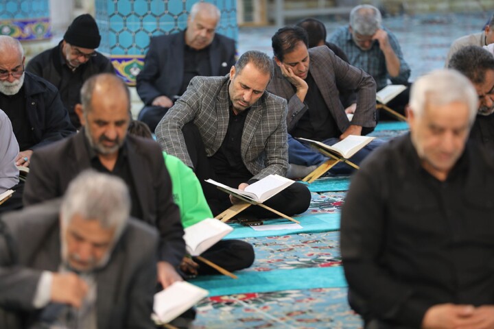 تصاویر/ آیین ترتیل خوانی قرآن کریم در امامزاده سید جعفر(ع) محمد استان یزد