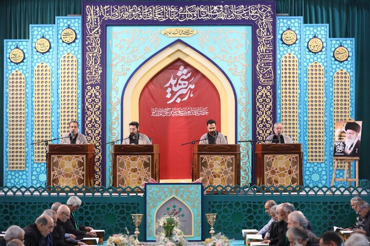 تصاویر/ آیین ترتیل خوانی قرآن کریم در امامزاده سید جعفر(ع) محمد استان یزد