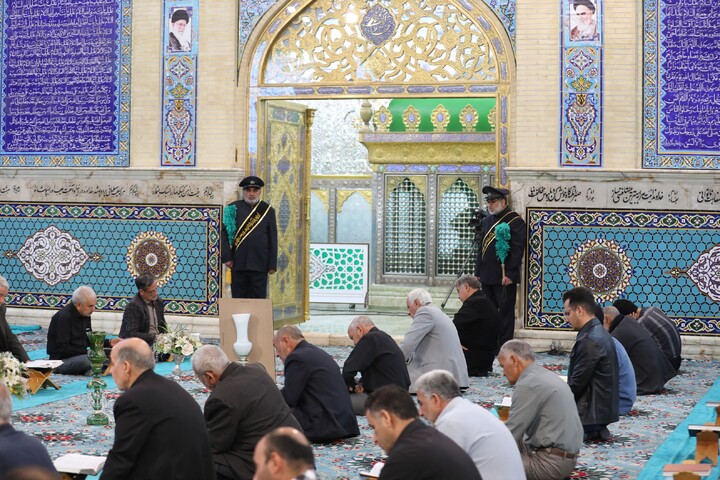 تصاویر/ آیین ترتیل خوانی قرآن کریم در امامزاده سید جعفر(ع) محمد استان یزد