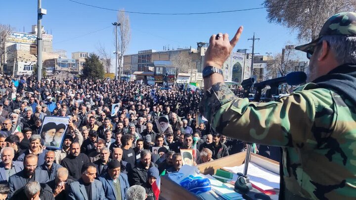 تصاویر/مراسم عزاداری شهادت رهبر فرزانه انقلاب و تشییع پیکر شهدای قروه