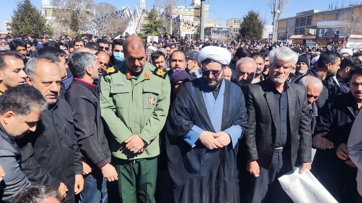 تصاویر/مراسم عزاداری شهادت رهبر فرزانه انقلاب و تشییع پیکر شهدای قروه