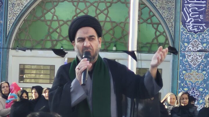 تصاویر/تجمع عصرگاهی عزاداران سلاله‌ی زهرا(س) شهید حضرت آیت الله خامنه‌ای در خمین