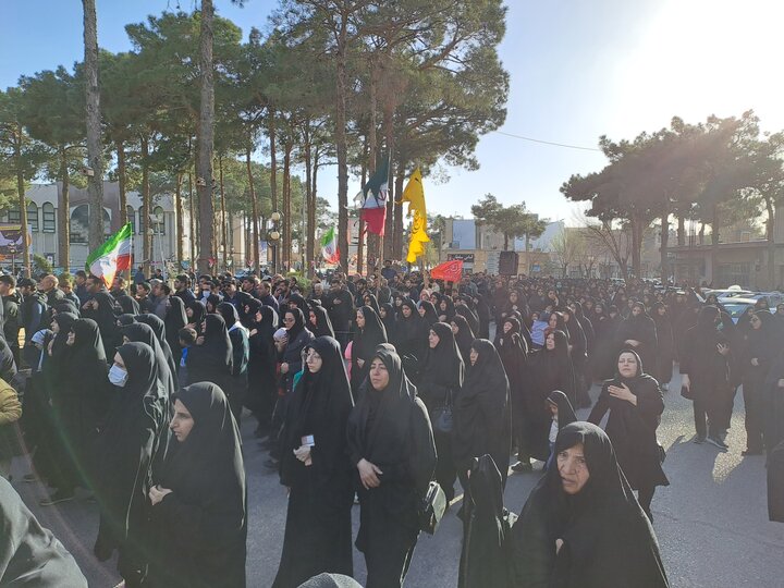 تجمع عاشورایی مردم سوگوار شهرستان نائین