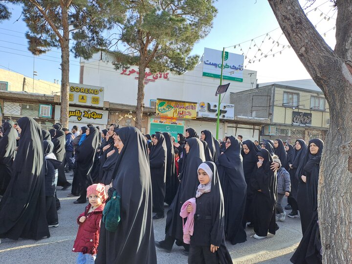 تجمع عاشورایی مردم سوگوار شهرستان نائین